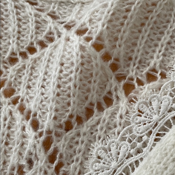 M.   Ultra- feminine  Cream Knit Women's Sweater - Picture 7 of 7